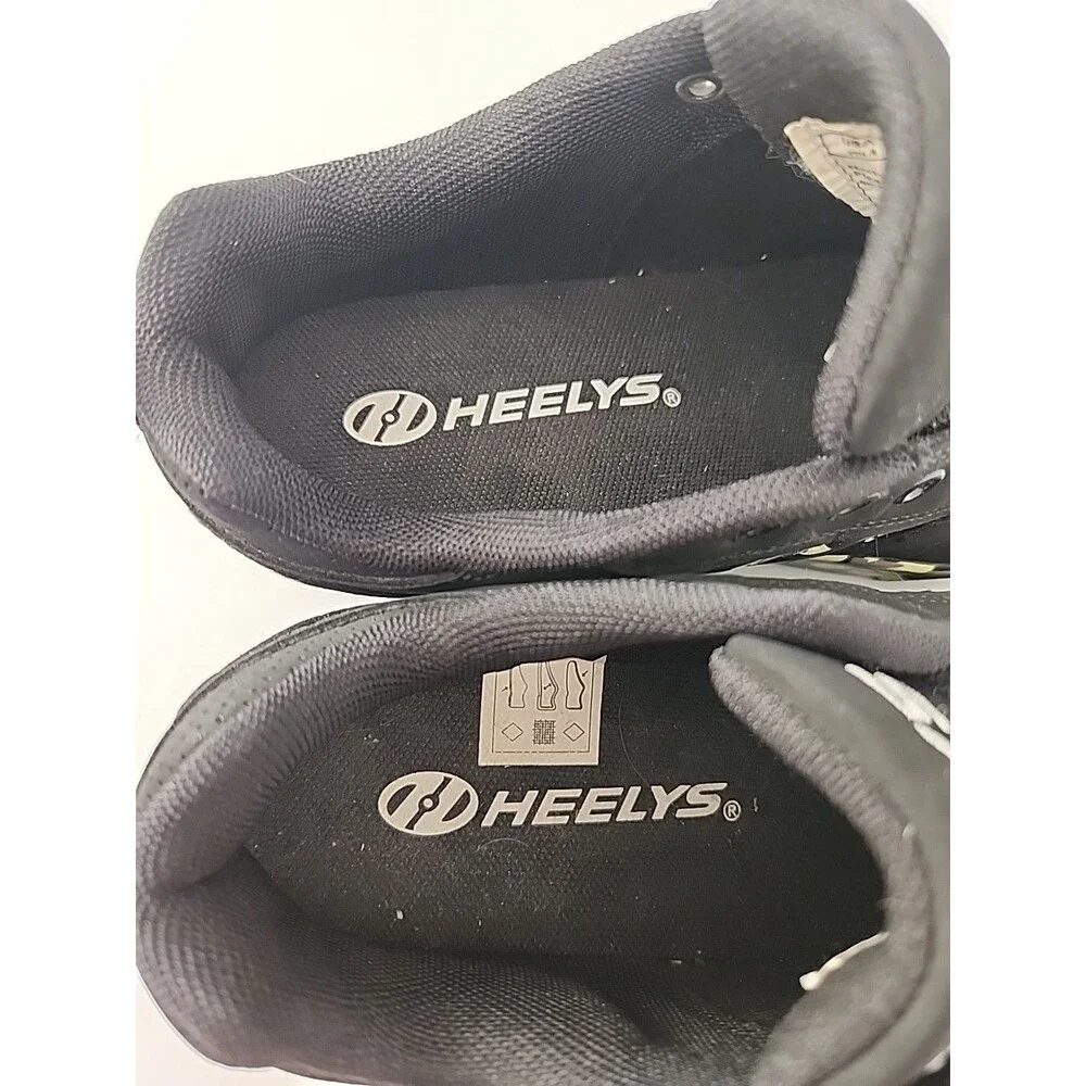 Heelys Wheeled Sneakers Youth Size 4 ROLLER SKATE SHOES Black Camouflage
